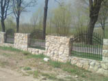 kamien murowy granit, mury z kamienia